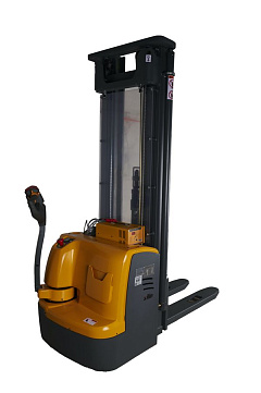 Штабелер самоходный 1,5 т 5,6 м XILIN CDDR15-III 24/200 В/Ач (сопровождаемый)